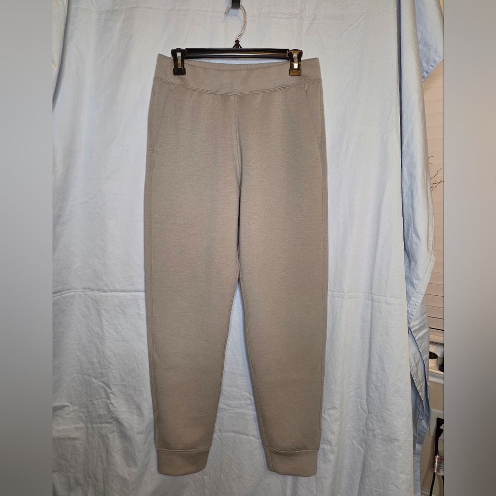 G343. Uniqlo Mens Stretch Dry Sweatpants Jogger in Beige - Size M